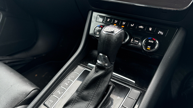 Skoda Superb 2.0 TDI CR 190 Laurin + Klement 4X4 5dr DSG [7 Sp] Diesel Estate